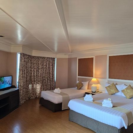 First Pacific Cirrus Hotel Pattaya Buitenkant foto