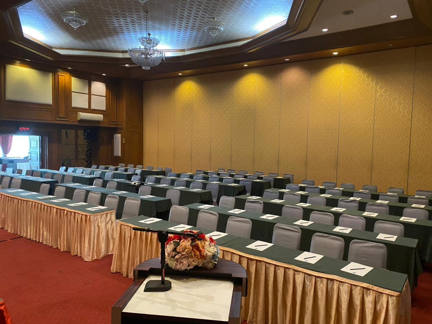 First Pacific Cirrus Hotel Pattaya Buitenkant foto