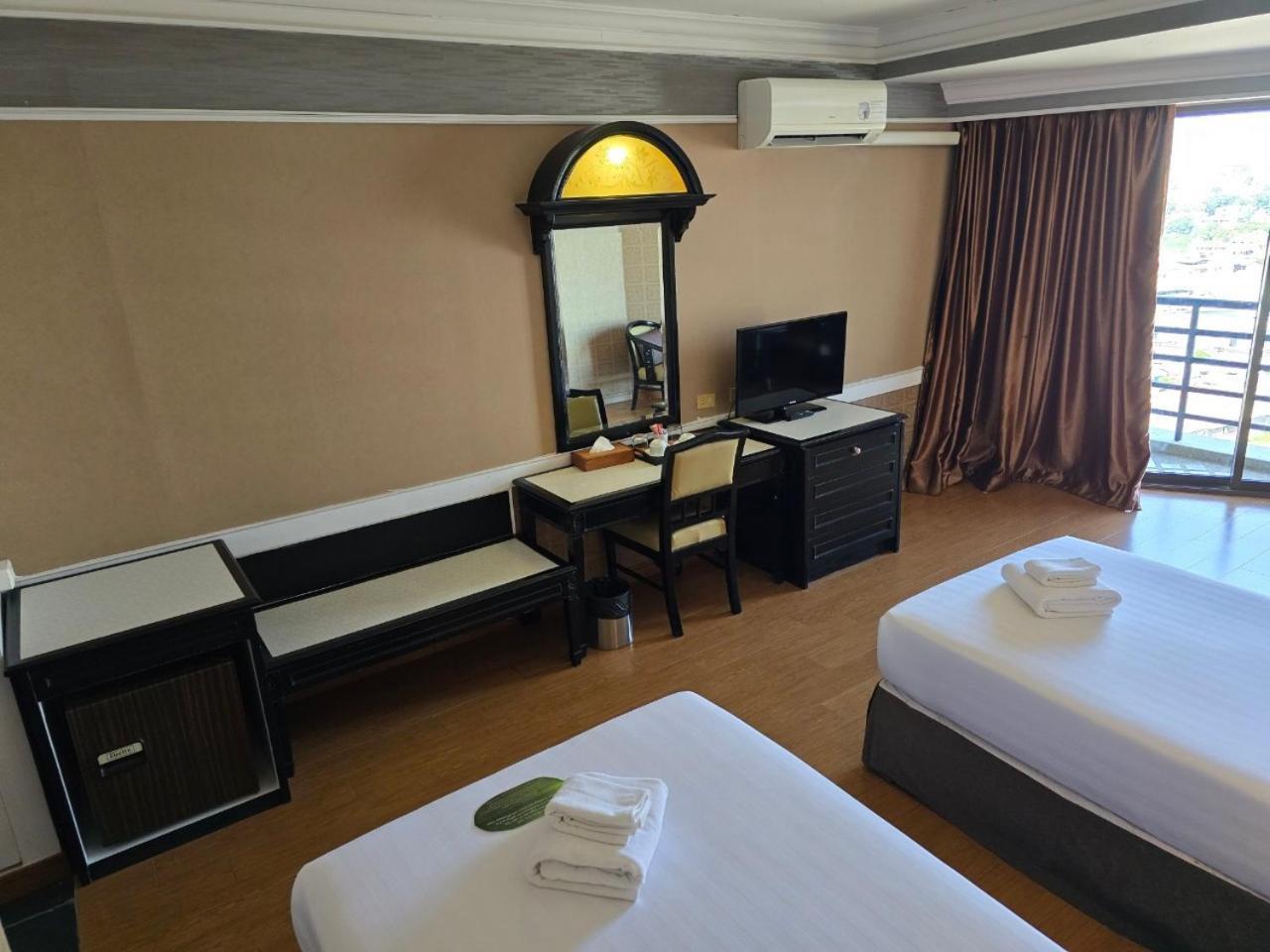 First Pacific Cirrus Hotel Pattaya Buitenkant foto