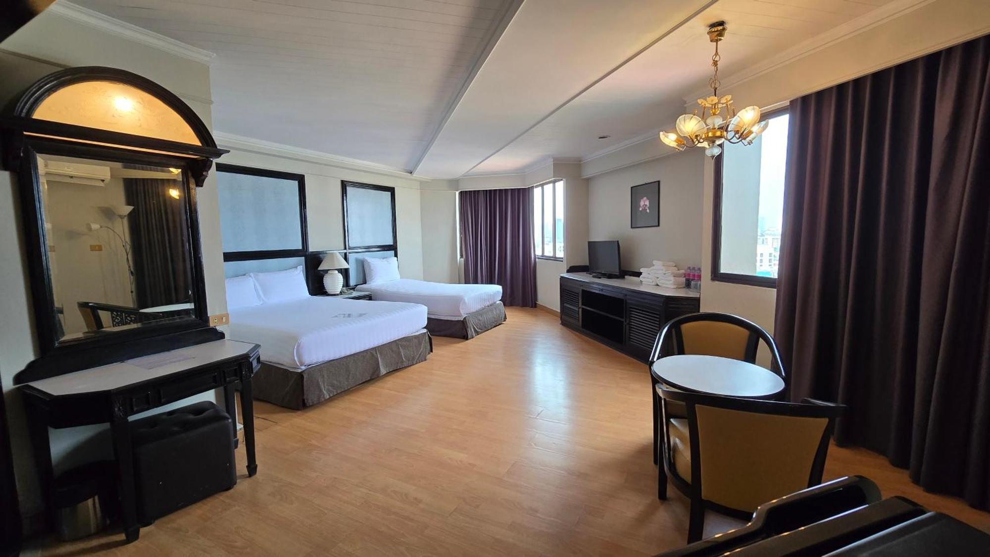 First Pacific Cirrus Hotel Pattaya Buitenkant foto