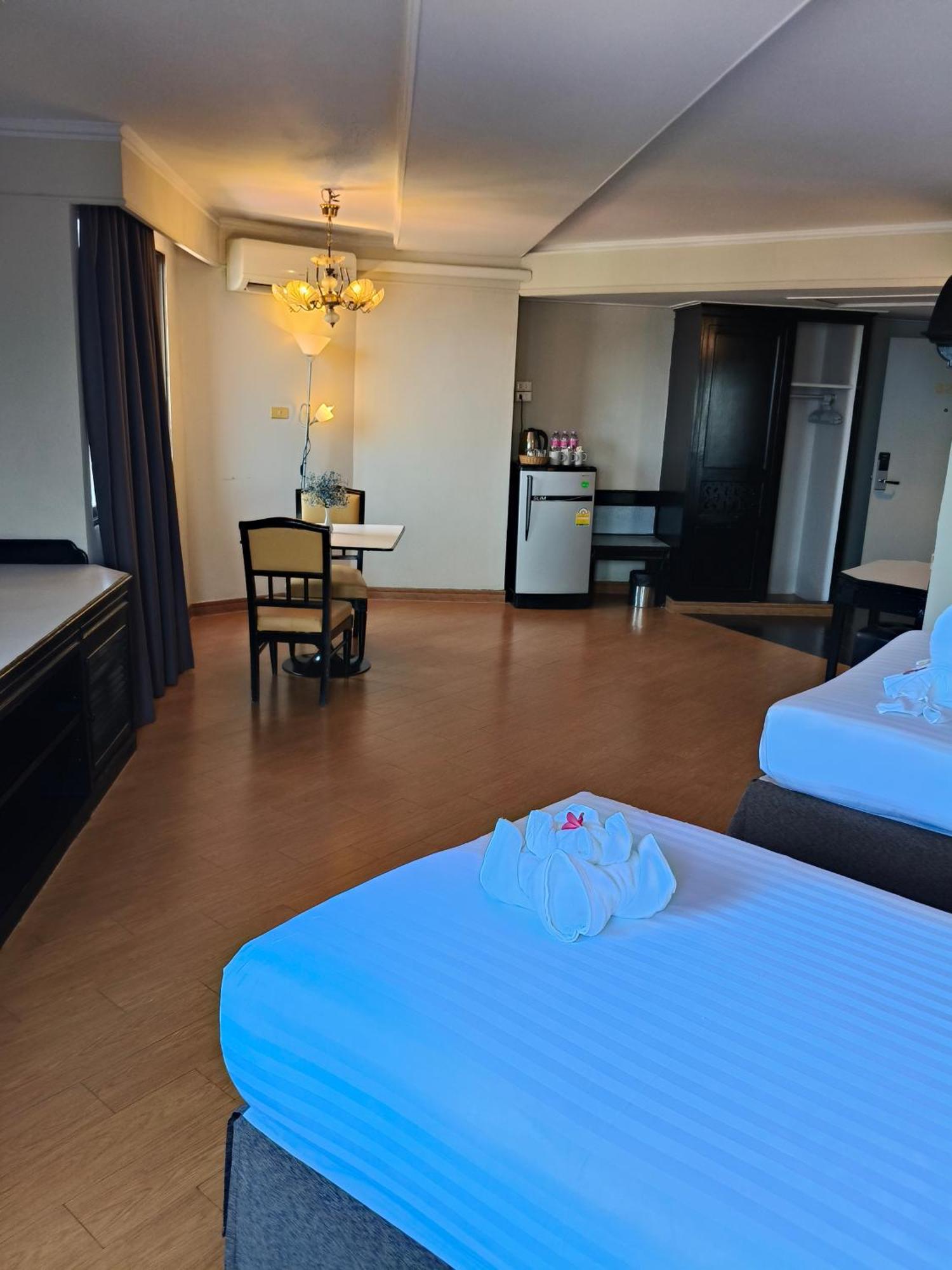 First Pacific Cirrus Hotel Pattaya Kamer foto