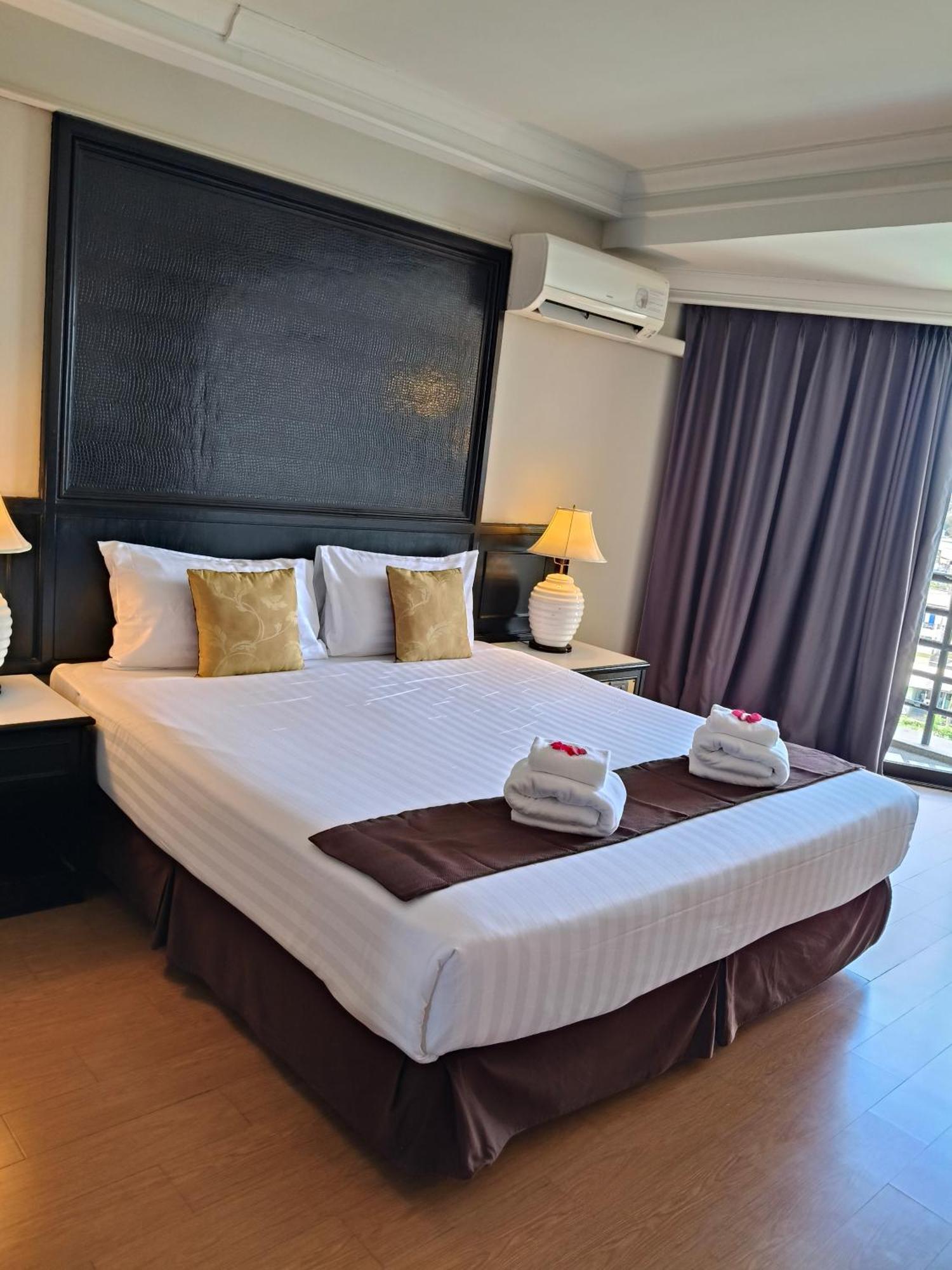 First Pacific Cirrus Hotel Pattaya Buitenkant foto