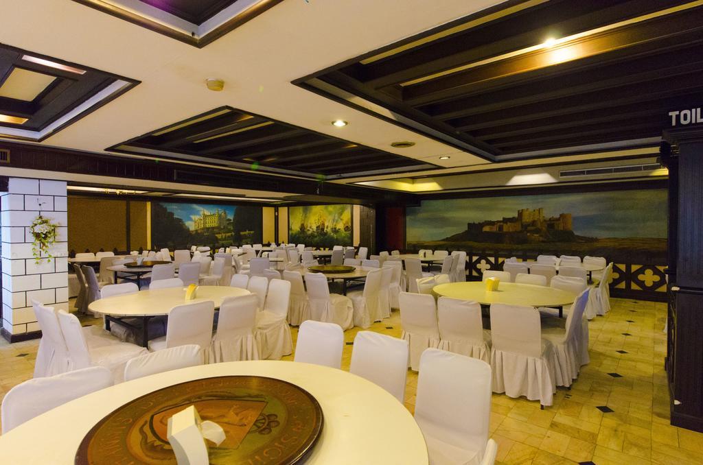 First Pacific Cirrus Hotel Pattaya Buitenkant foto